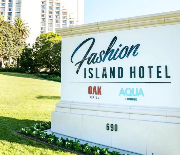 Fashon Island Hotel Sign