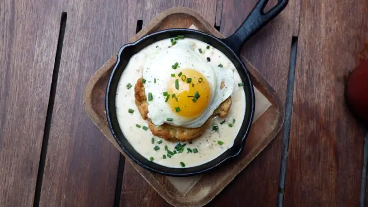 Ecco Biscuits And Gravy Breakfast