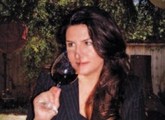 Sommelier Sonya Kelson