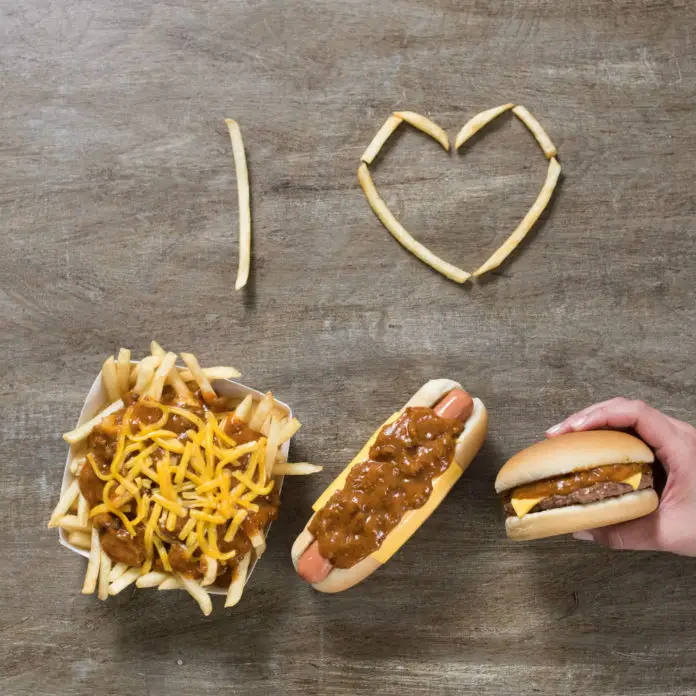 Wienerschnitzel Chili Lovers Deal Heart 001 Cropped