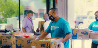 Chefs Volunteer At So Cal Food Bank